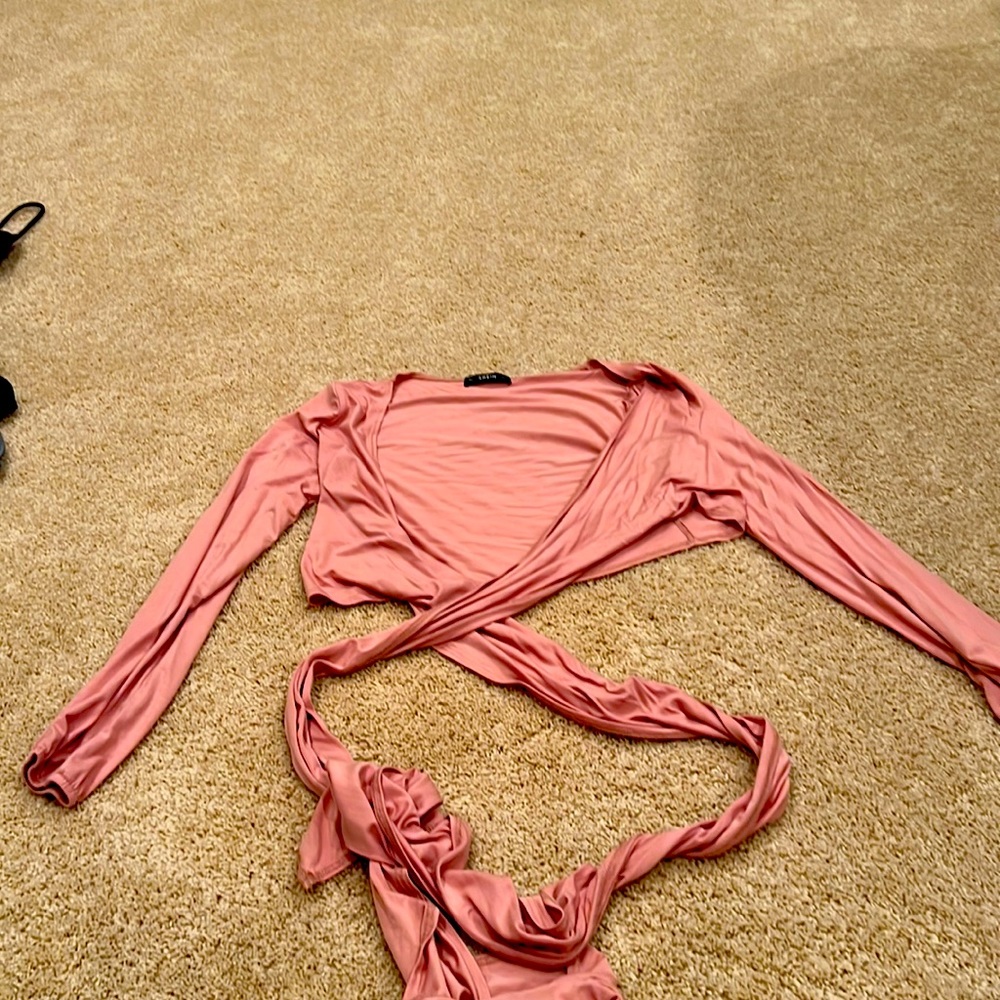 Pink Shein tie around long sleeve crop top